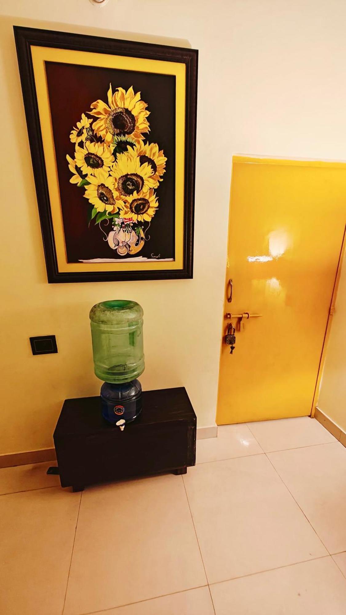 The Yellow House - Couple'S Getaway In Gomti Nagar- 1 Bhk ลัคเนา ภายนอก รูปภาพ