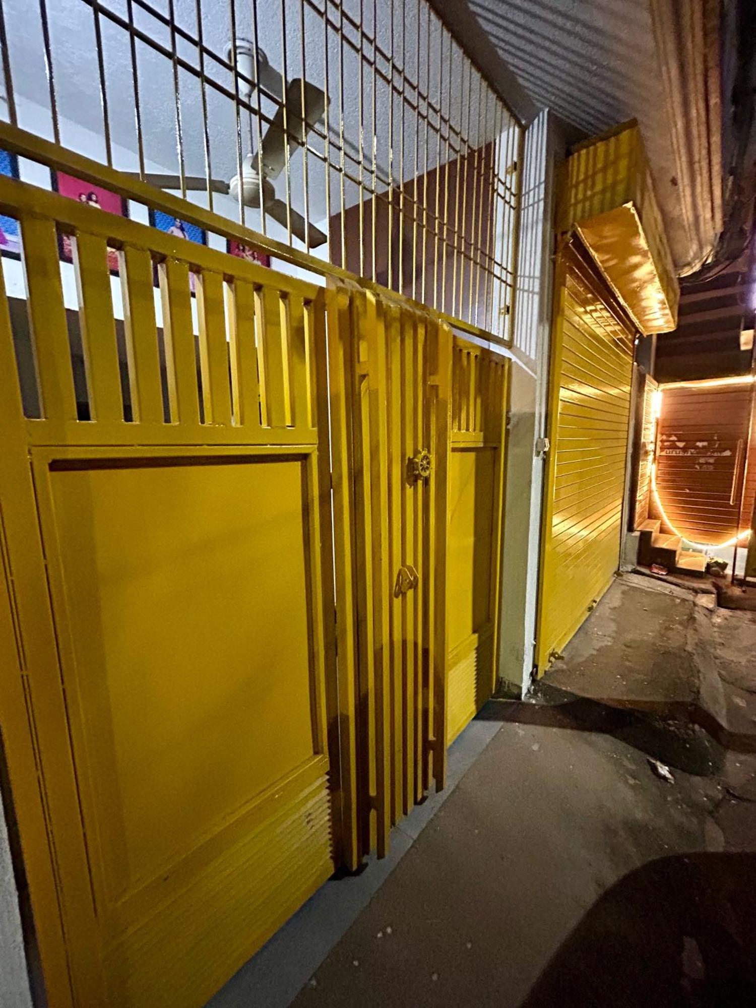 The Yellow House - Couple'S Getaway In Gomti Nagar- 1 Bhk ลัคเนา ภายนอก รูปภาพ